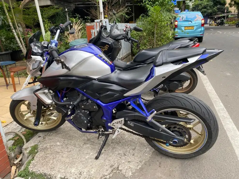 YAMAHA MT 25 tahun 2016 warna silver biru
