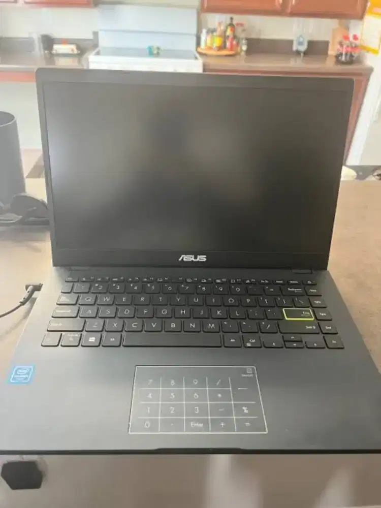 Laptop Asus vivobook go e414