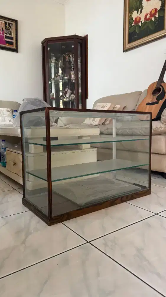 Etalase Kaca Bekas tapi Mulus