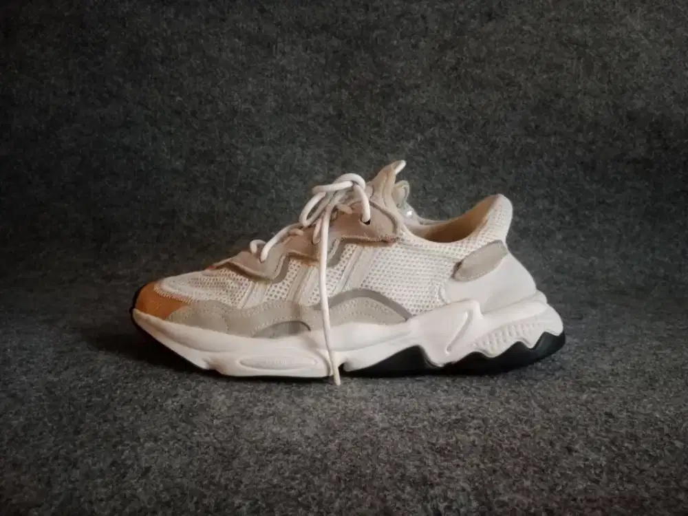 Sepatu adidas original size 43