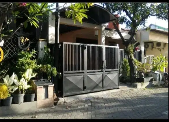 Rumah Pribadi di Perumahan Rewwin beserta isinya