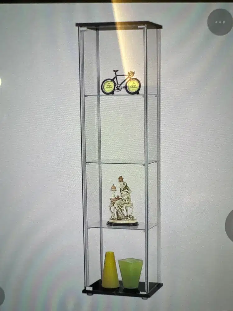 Lemari kaca ace ware