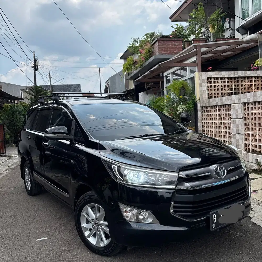 Toyota Kijang Innova 2.0 Tipe V Matic Warna Hitam