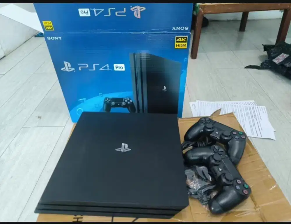 Ps4 Pro 1TB Like New