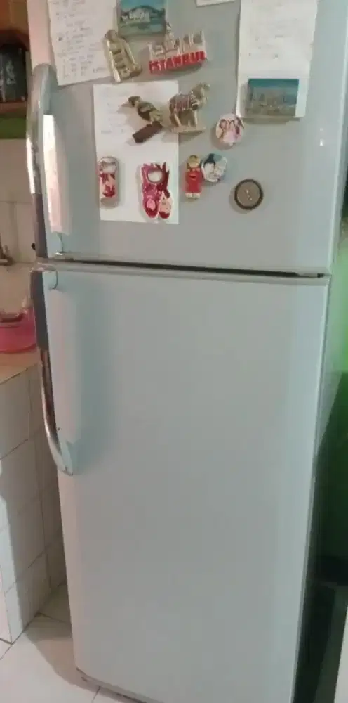 Di Jual kulkas merk LG