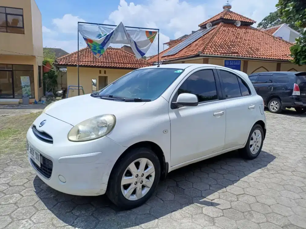 Nissan March 2012 Bensin