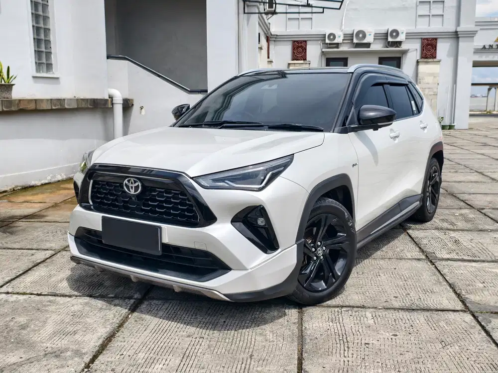 [24RB] TOYOTA YARIS CROSS GR HYBRID MATIC 2024 PUTIH