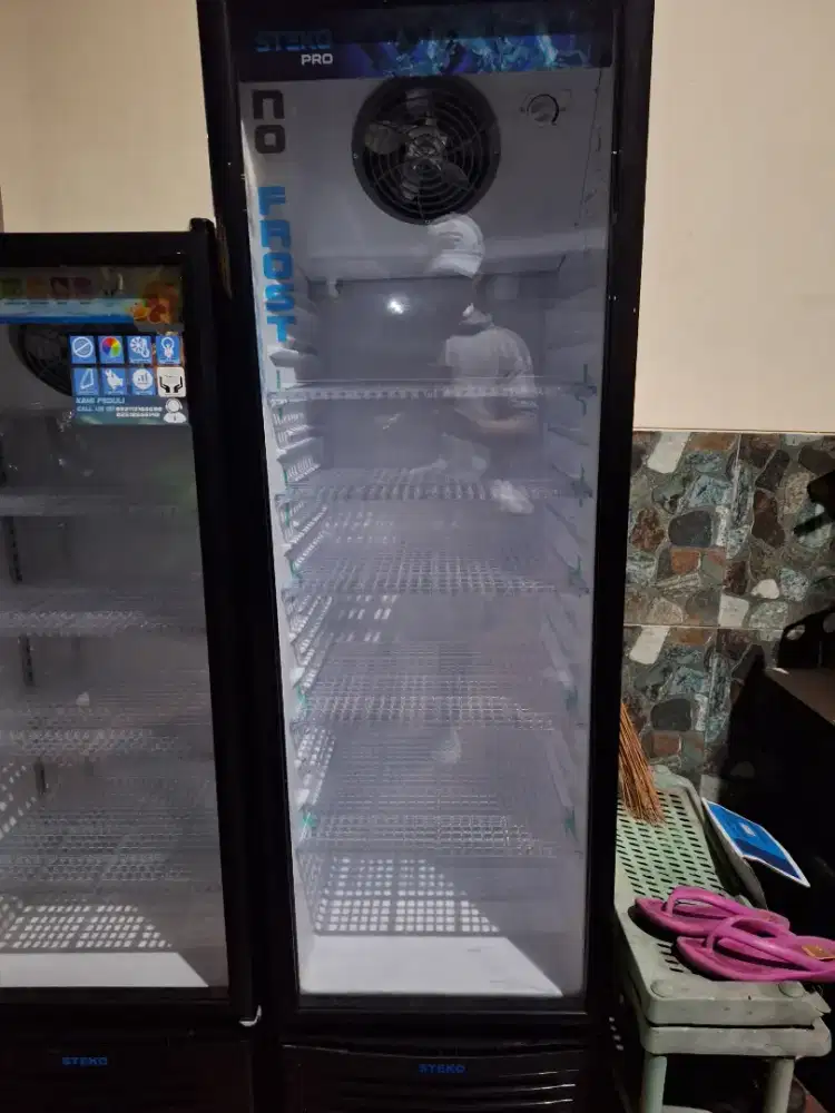 DIJUAL KULKAS (STEKO)