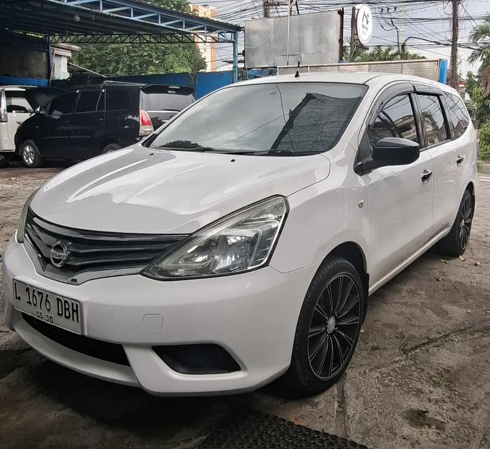 Nissan Grand livina SV A/T 2016 Bensin