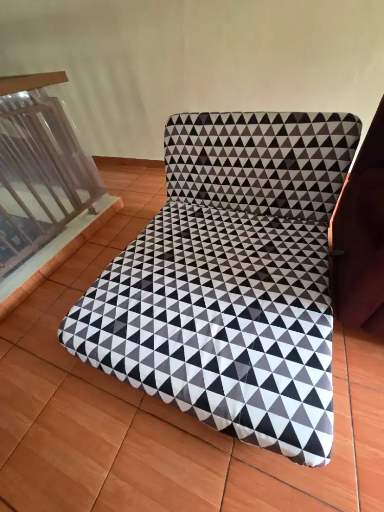Sofa lipat pakai sarung