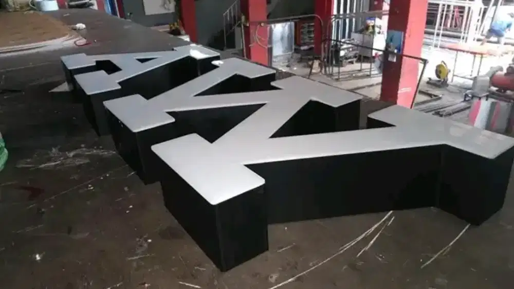 Spesialis tukang reklame