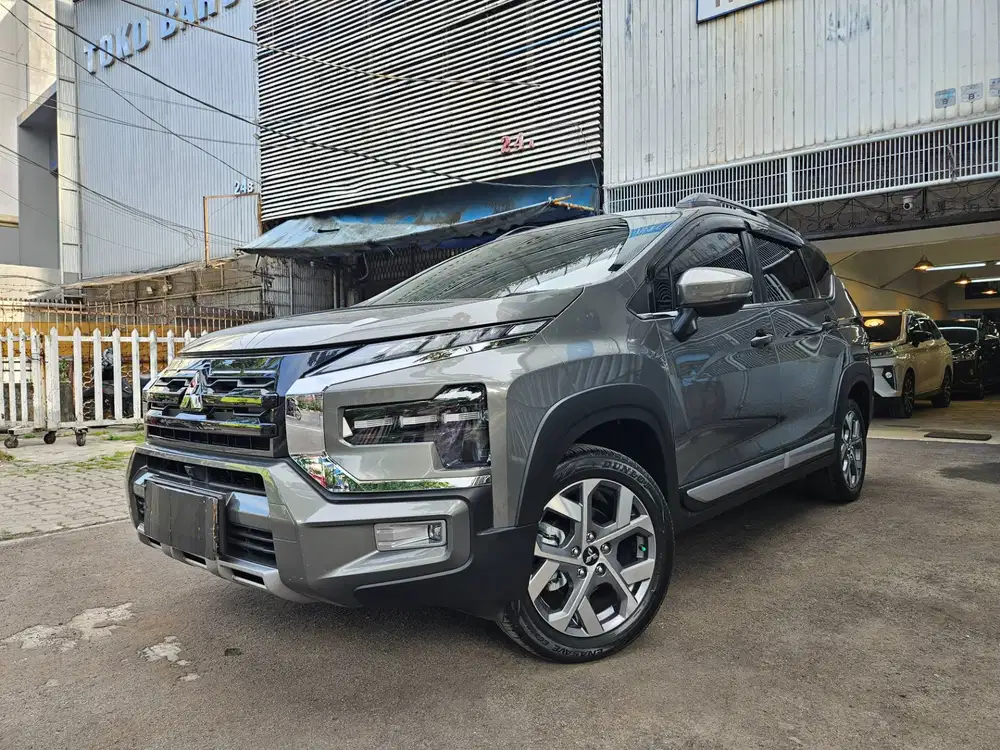 27 rb km Mitsubishi Xpander Cross Premium 1.5 CVT 2023 nik 2022 hijau