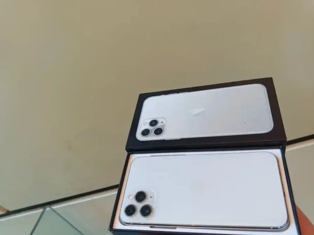 Iphone 11 pro 256gb yg pertama