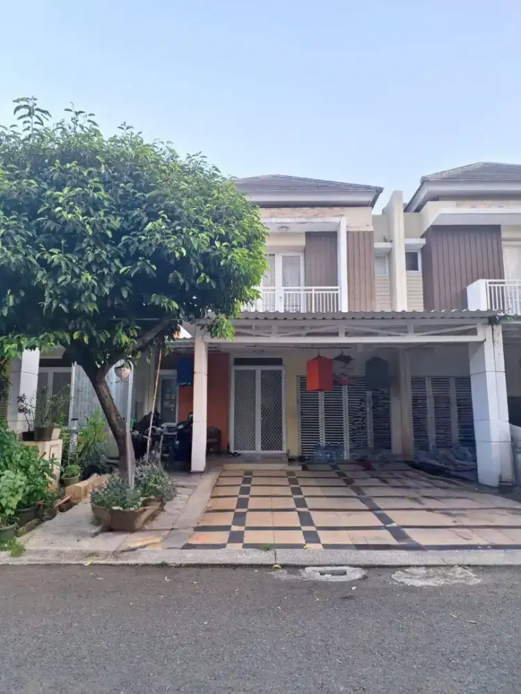 Rumah di Sumarecon Bekasi Dijual dibawah hrga pasaran - semi furnished