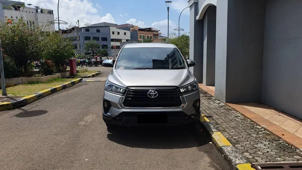 Toyota Kijang Innova Reborn Venturer 2.0 2TV Gress Low KM 20RB