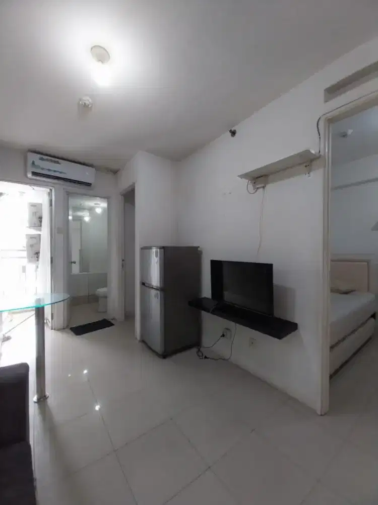 Di jual atas mall Bassura city type 2bedroom siap huni.