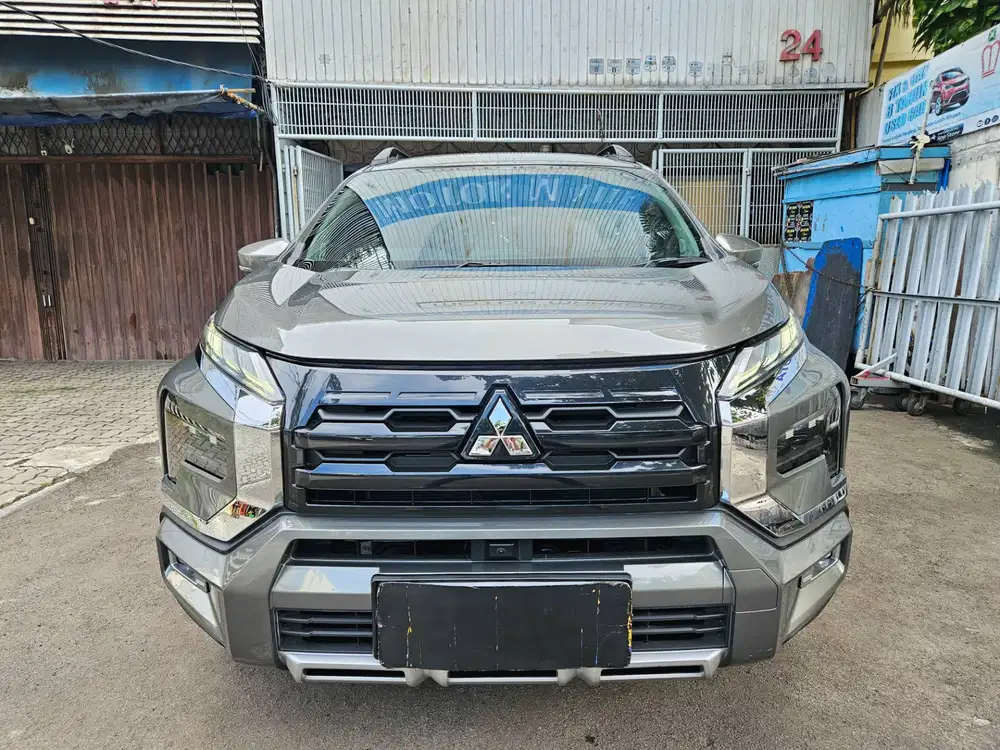 Antik 27 rb km Mitsubishi Xpander 1.5 Cvt Cross Premium 2023 nik 2022