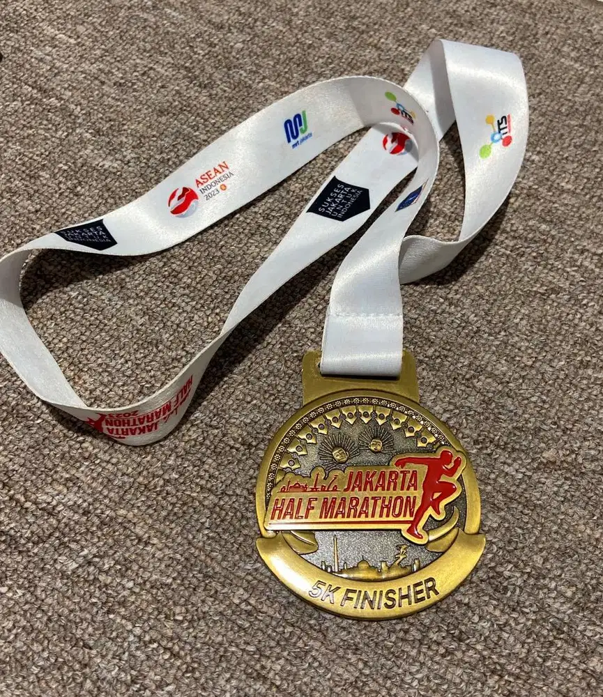 Medali Jakarta Half Marathon