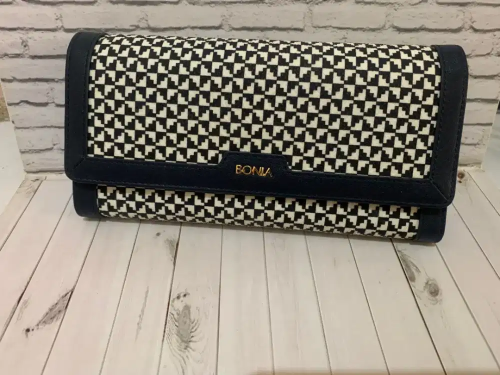 Dompet wanita Merk Bonia ori