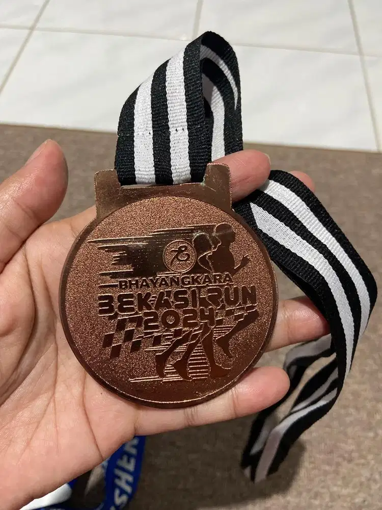 Medali Bhayangkara Bekasi Run