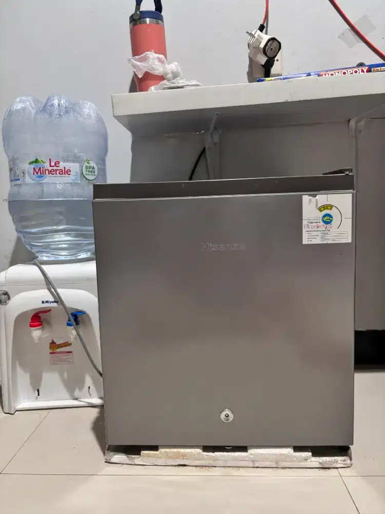 Mini bar/ kulkas hisense