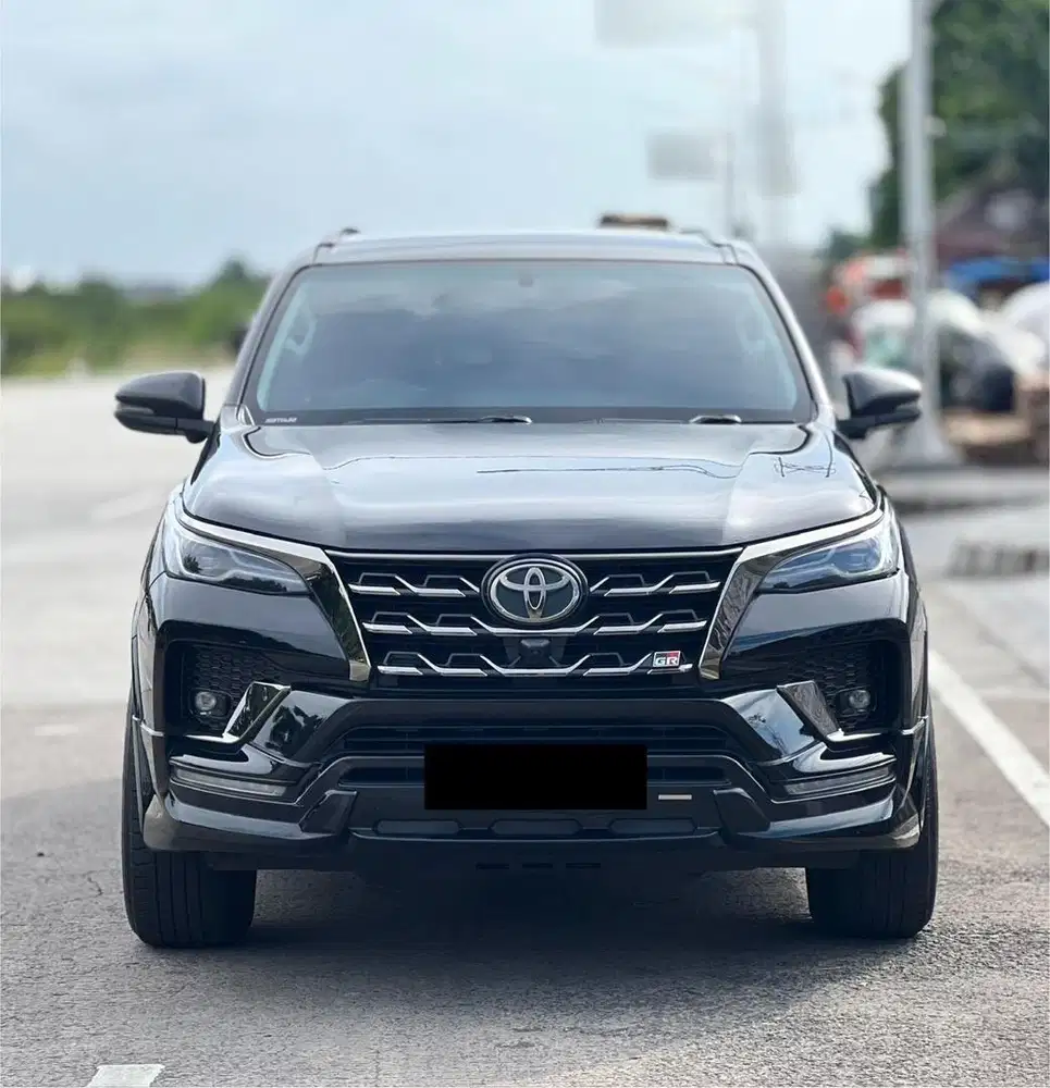 Toyota Fortuner VRZ GR 2021 Antik Low KM Murah Bekas Hitam Ganjil Top