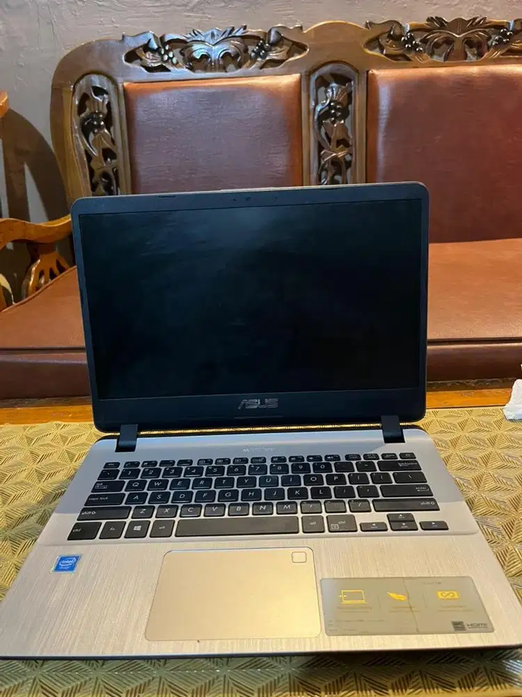 Laptop asus pemakain cw