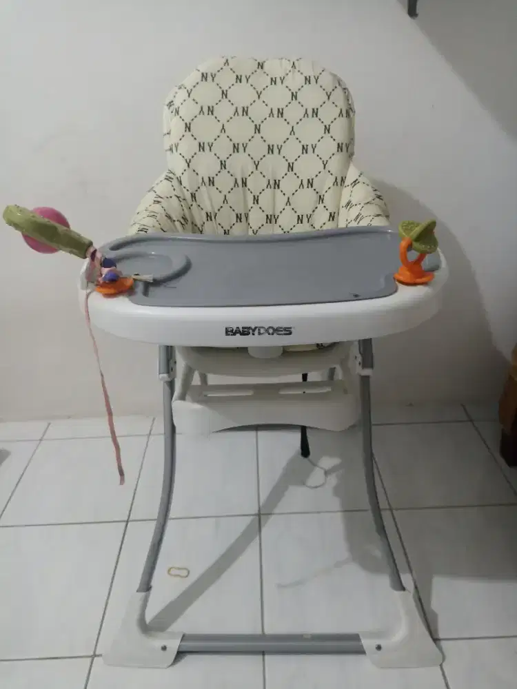 kursi makan baby does