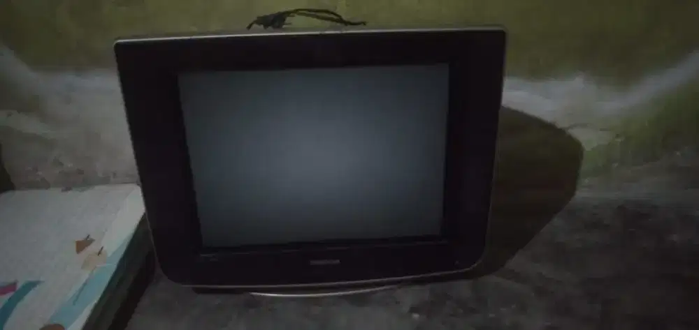 Di jual tv ukuran 21 merek Samsung  model tabung layar datar,slim