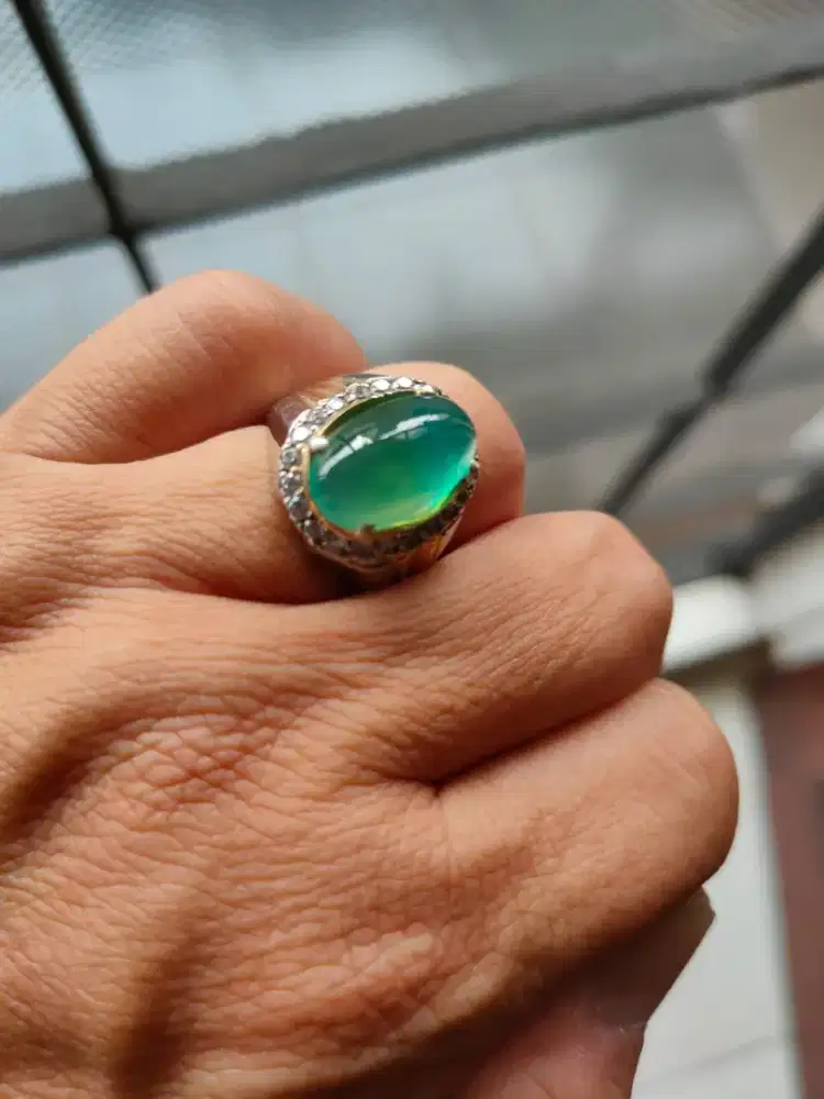 Cincin batu bacan