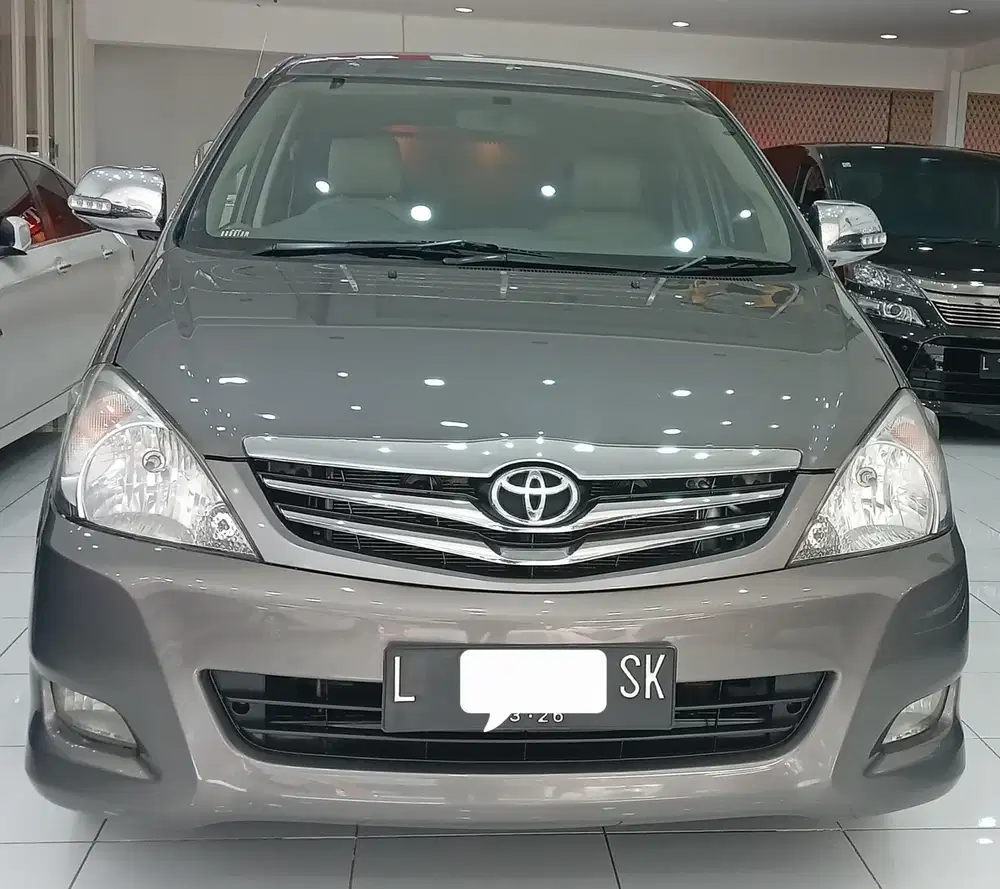 Toyota Kijang Innova 2010 Bensin