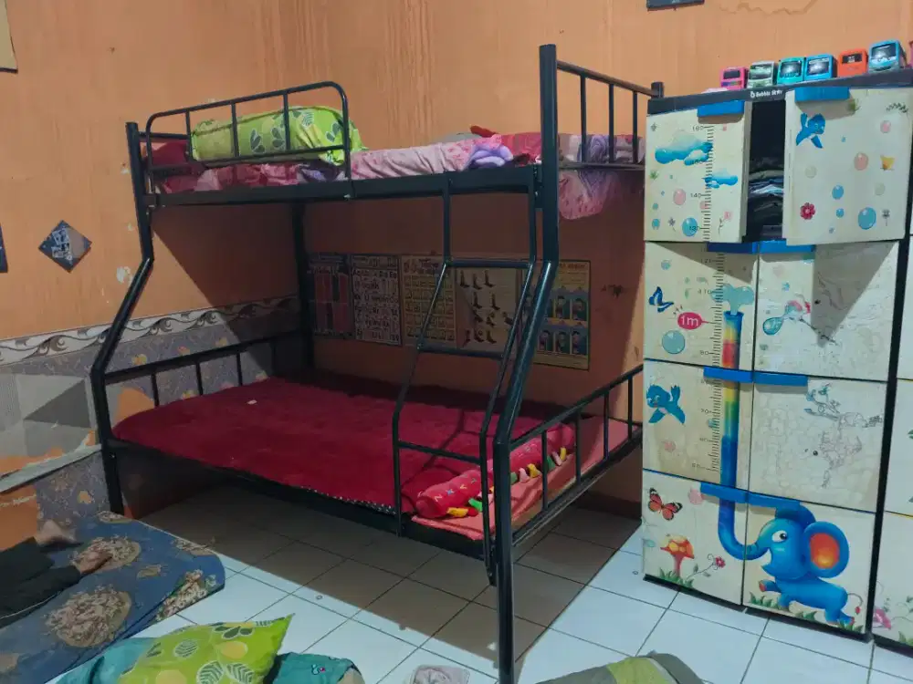 Ranjang tingkat anak