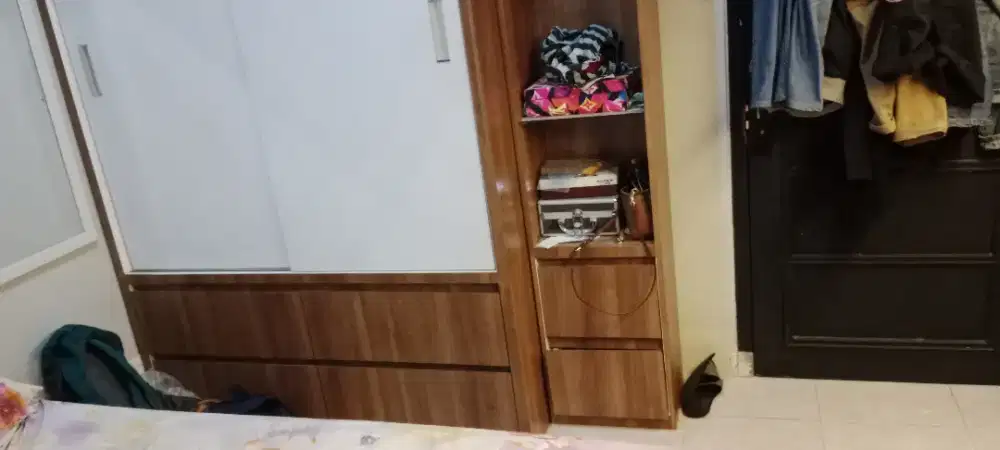 Lemari Jumbo 2 pintu dan tempat tas