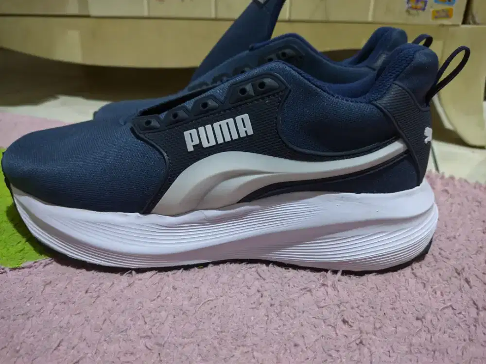 Sepatu casual Puma