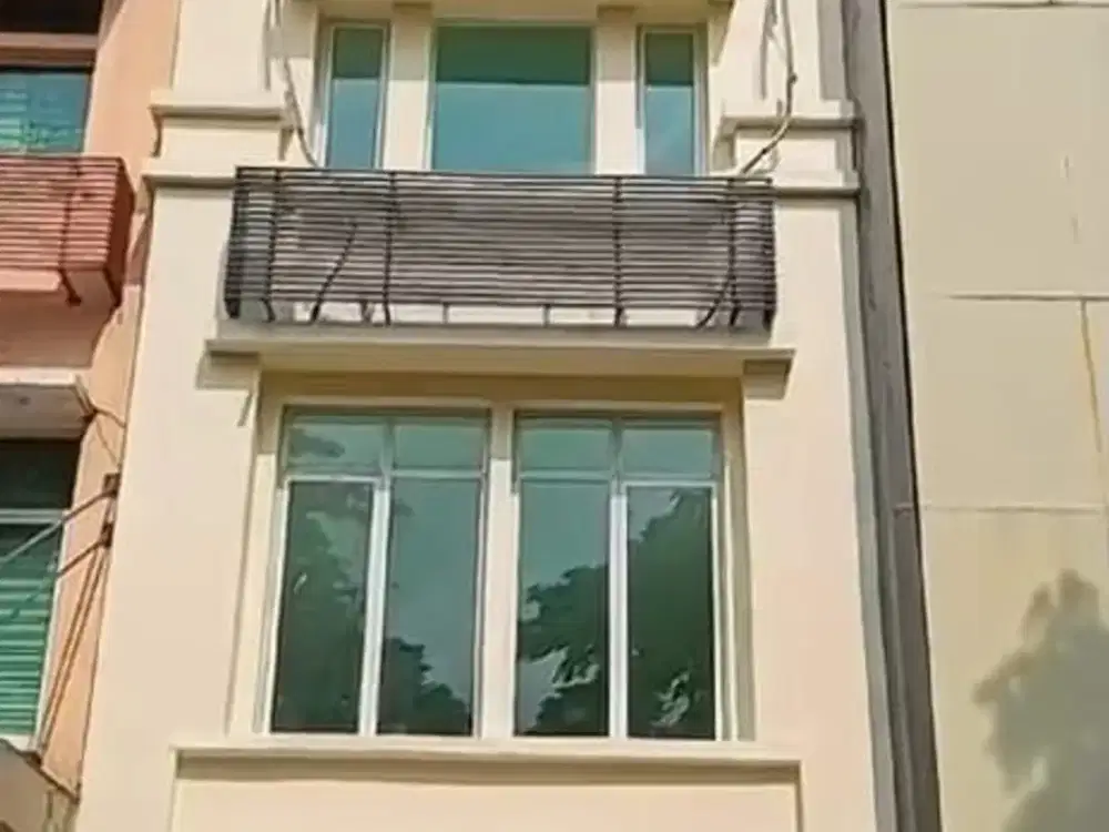 TERMURAH Ruko Tol Boulevard BSD CITY HADAP JALAN UTAMA