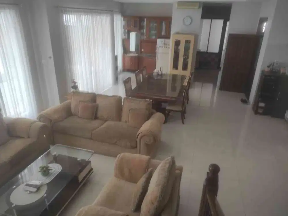 Rumah Mewah Villa Bukit Mas