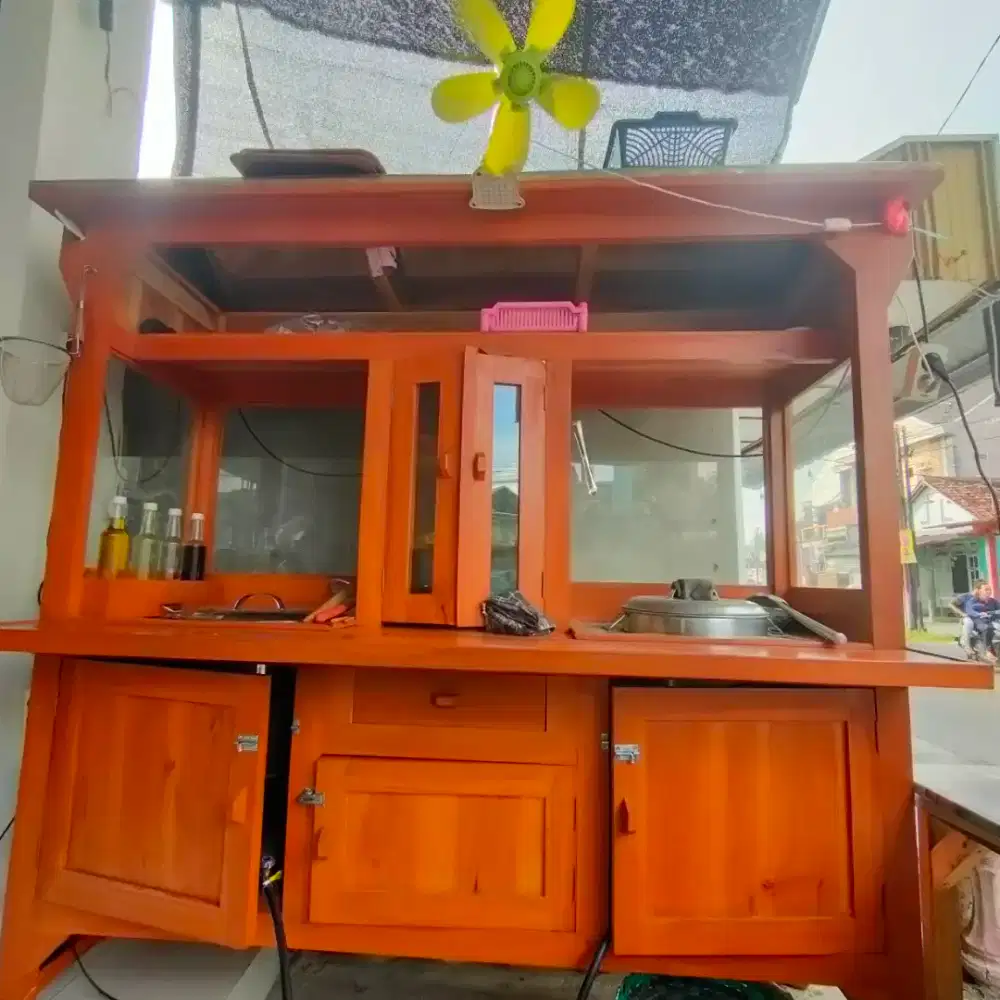 Gerobak mie ayam dan bakso