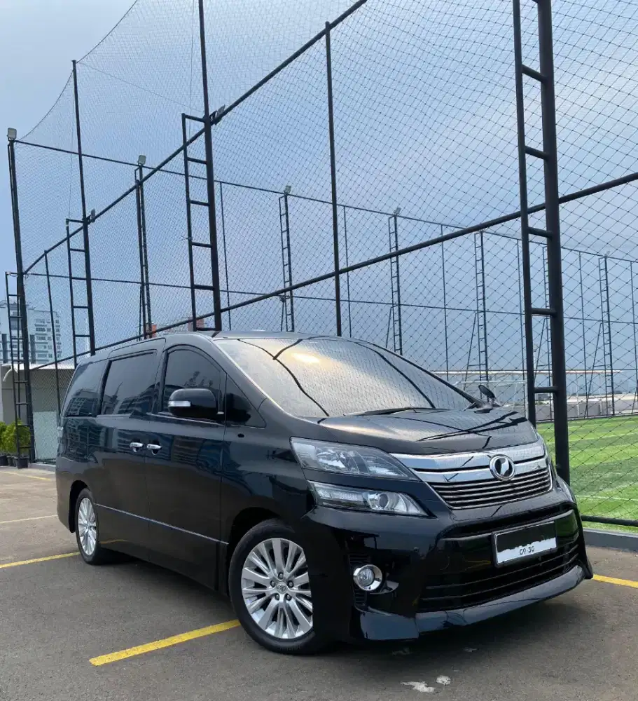 Toyota Vellfire ZG 2012 / 2013
