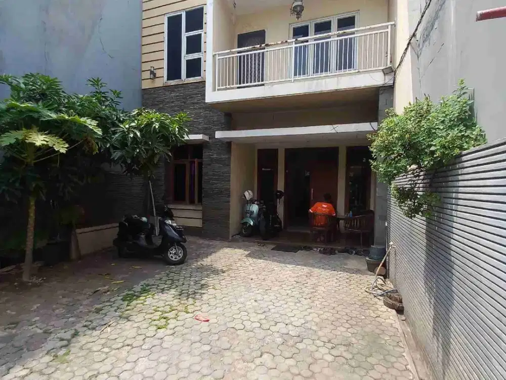 RUMAH MATRAMAN UTAN KAYU JAKARTA TIMUR