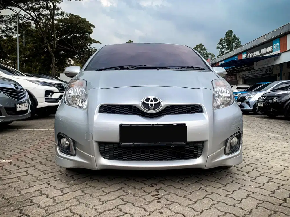 TERMURAH TOYOTA YARIS S LIMITED AT 2012 SILVER