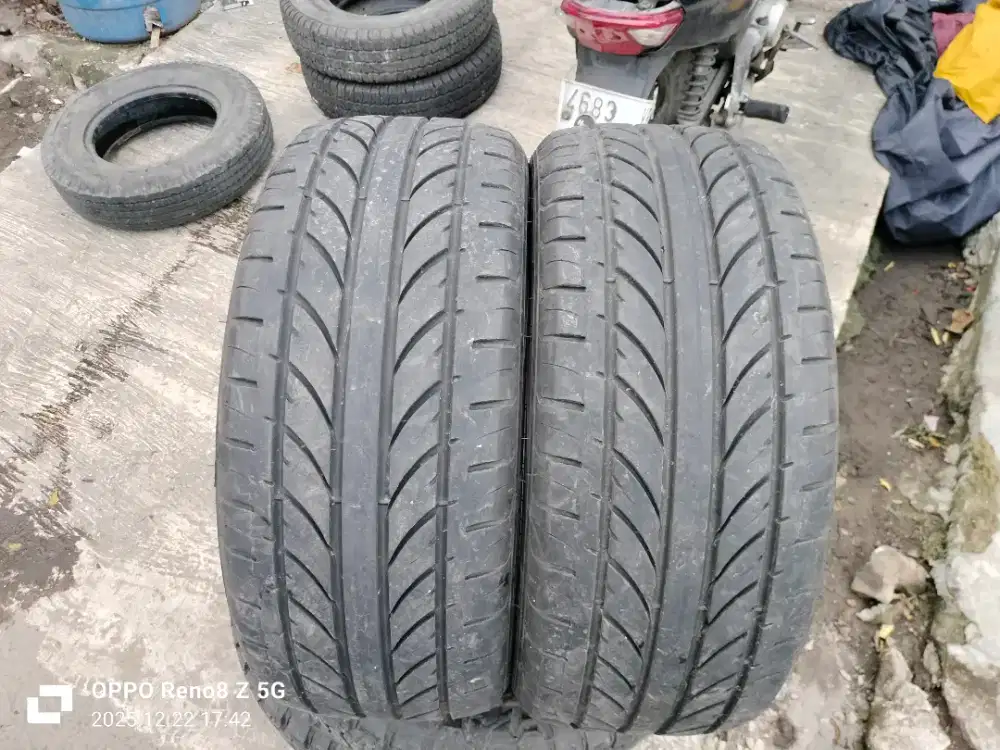 Jual ban copotan mrek champiro GTX pro ukuran 235 45 R18 kond 90% 2pcs