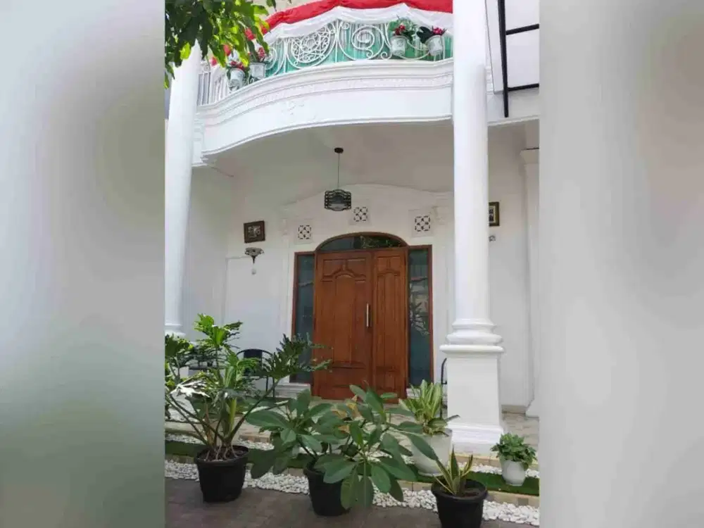 Rumah Besar & Luas di Kota Bambu Selatan, Jakarta Barat - Semi Furnished