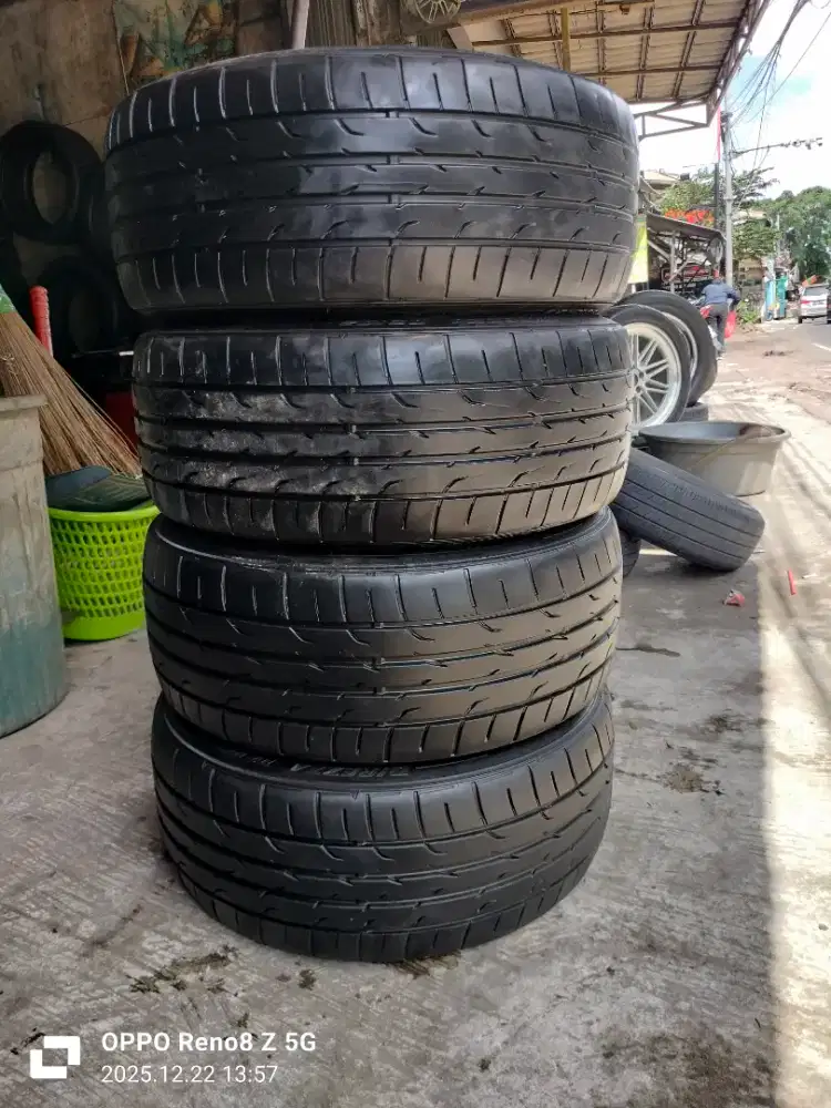 Jual ban copotan mrek Dunlop Direnza dz102 225 40 R18 depan 215 40 R18