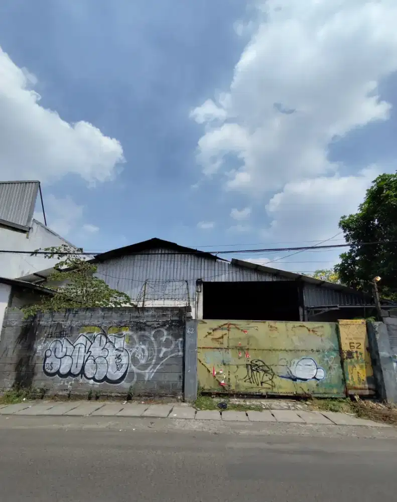 Dijual Bangunan Komersial Dukuh Kupang Barat 20x20 Siap Usaha