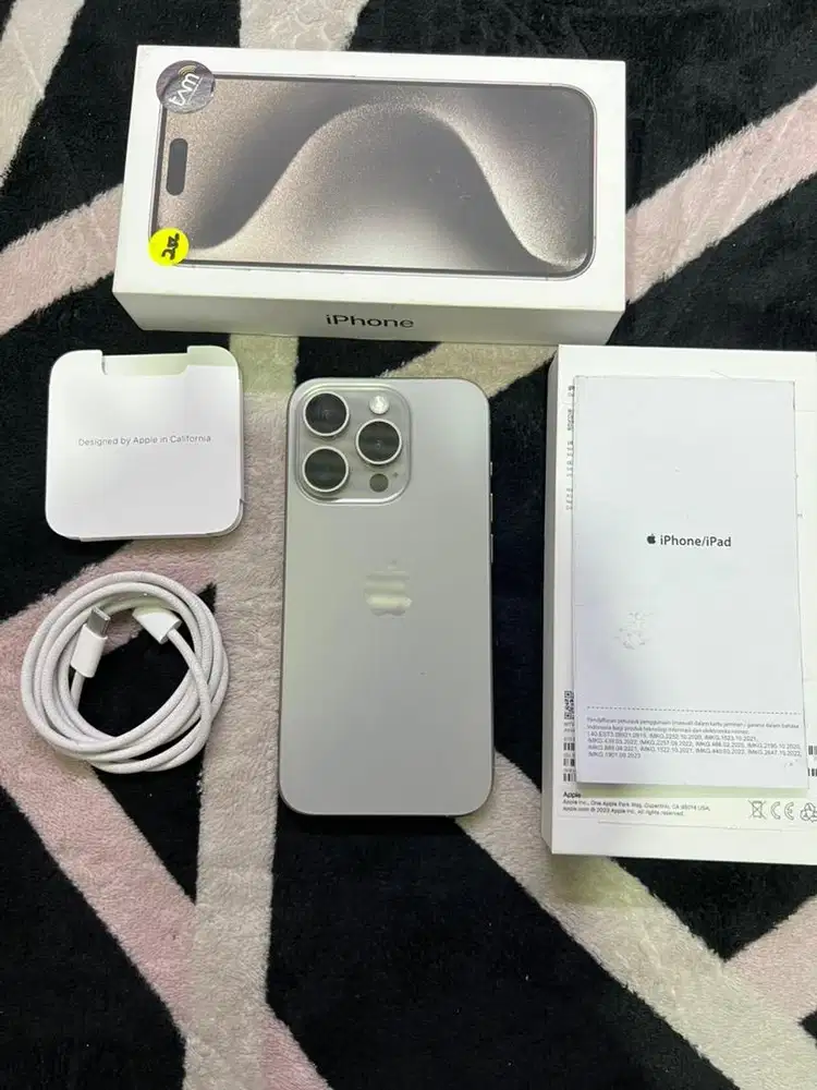 Iphone 15 pro 256gb natural titanium ibox