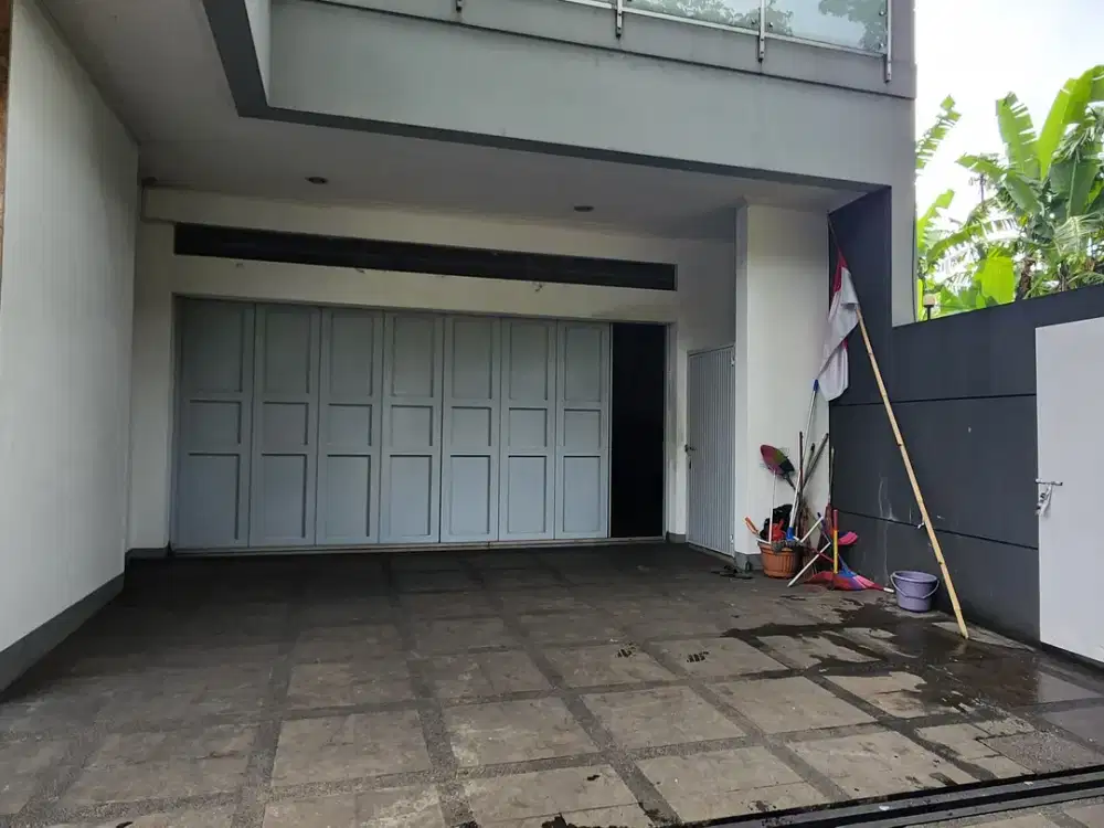 Dijual Cepat Rumah Mewah Di Mainroad jalan raya Lembang dekat panorama Bandung Barat