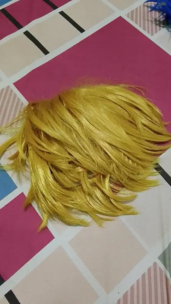 Wig cosplayer warna biru dan pirang