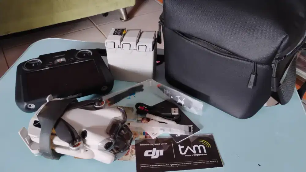 DJI Mini 4 Pro  - Remote RC 2 (Combo)
