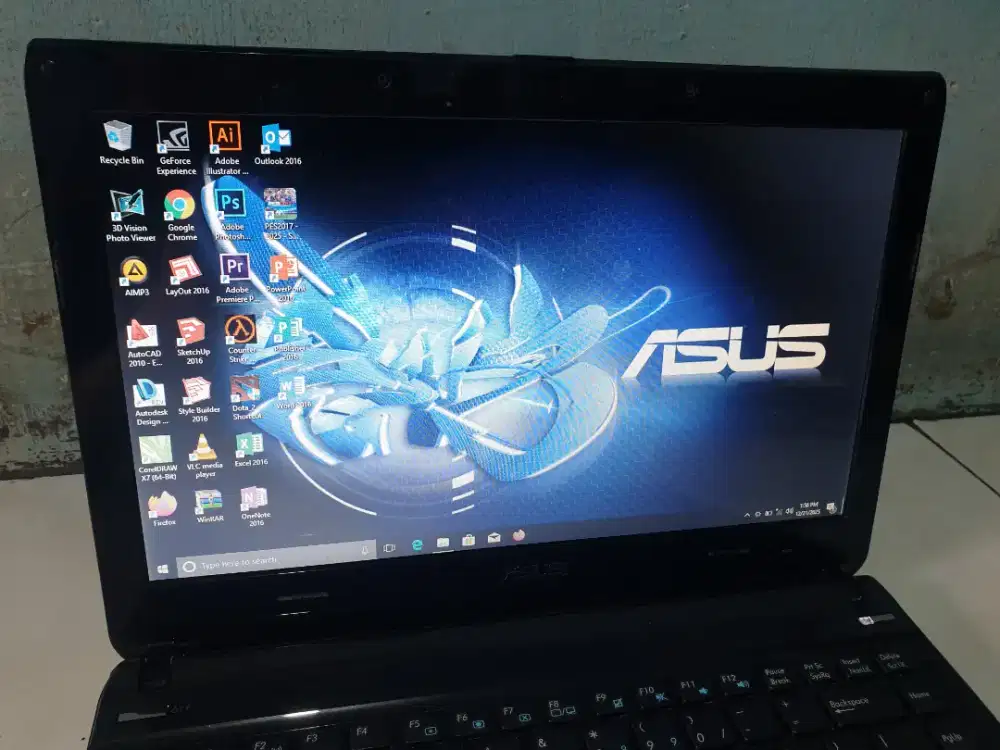 ASUS U31S COREI5 DUAL VGA NVIDIA GEFORCE GT520 5GB SSD SLIMMODEL MULUS