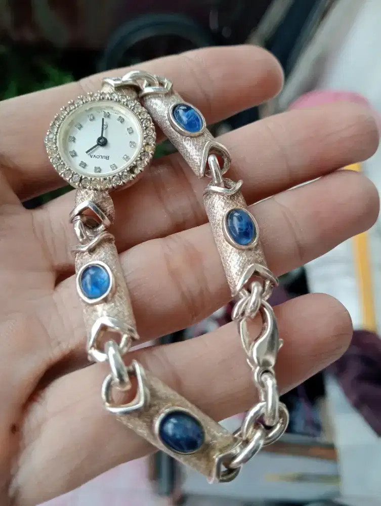 Jam tangan bulova terbuat dari perak 925 asli